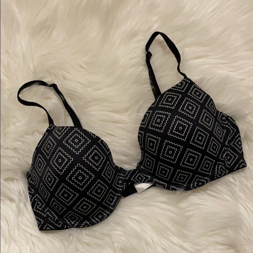 PINK VS Wear Everywhere Demi T Shirt Bra